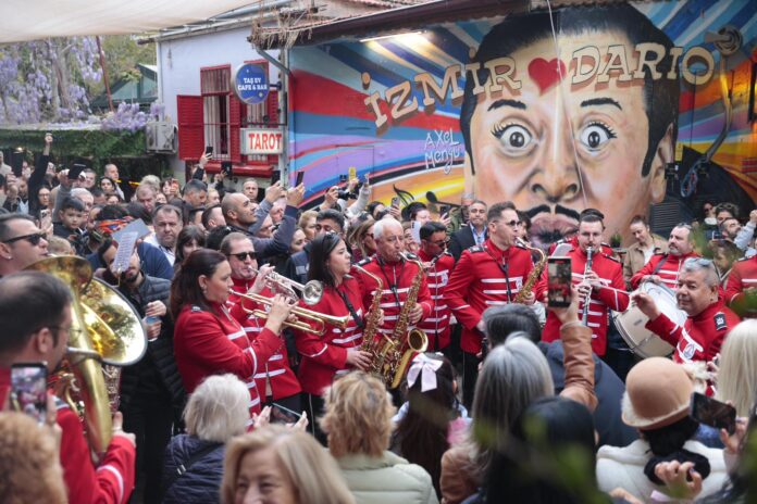 Konak’tan Dario Moreno için unutulmaz şenlik İzmirliler akın etti (8)