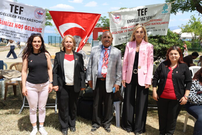 YASEMİNLE AİLE