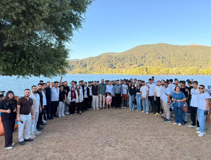AKGENÇLİK